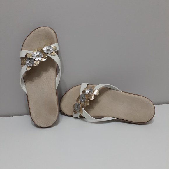 Sandals - called "Island Slippers" made in Hawaii - Picture 2 of 3